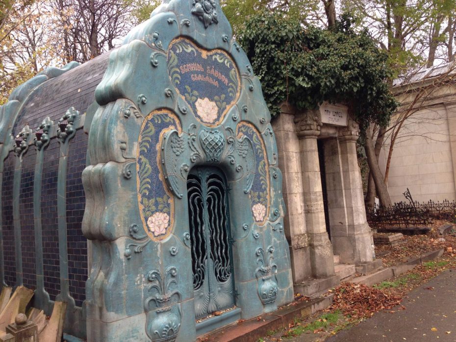 The szecesszió style tombstone of a noble family at the Jewish cemetery, Budapest