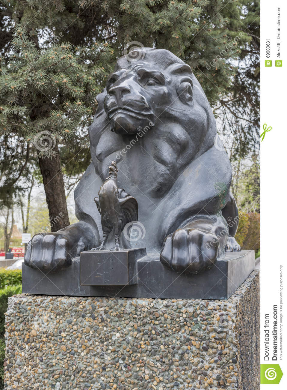 A lion is guarding a crypt at the Jewish cemetery, Budapest