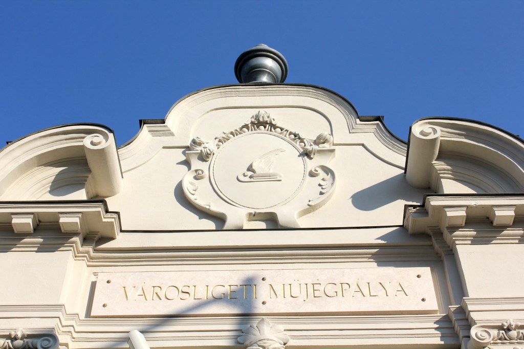 The logo of the ice skating rink in Budapest