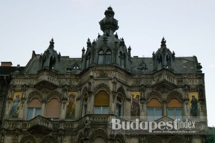 Mosaics, facade of an apartment building in Budapest