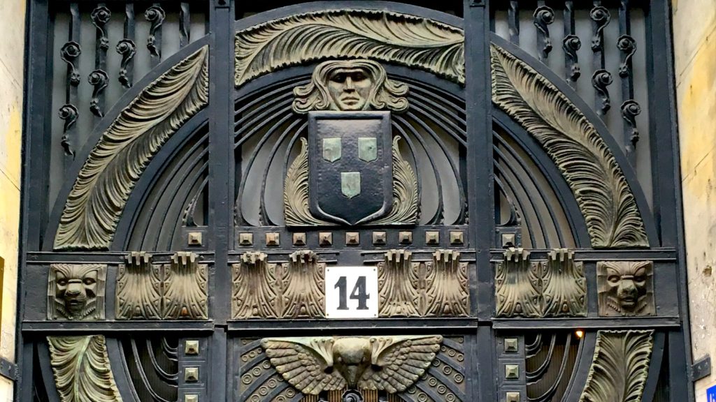 Budapest Art Nouveau Tour - a fantastic door of Budapest in Art Nouveau style