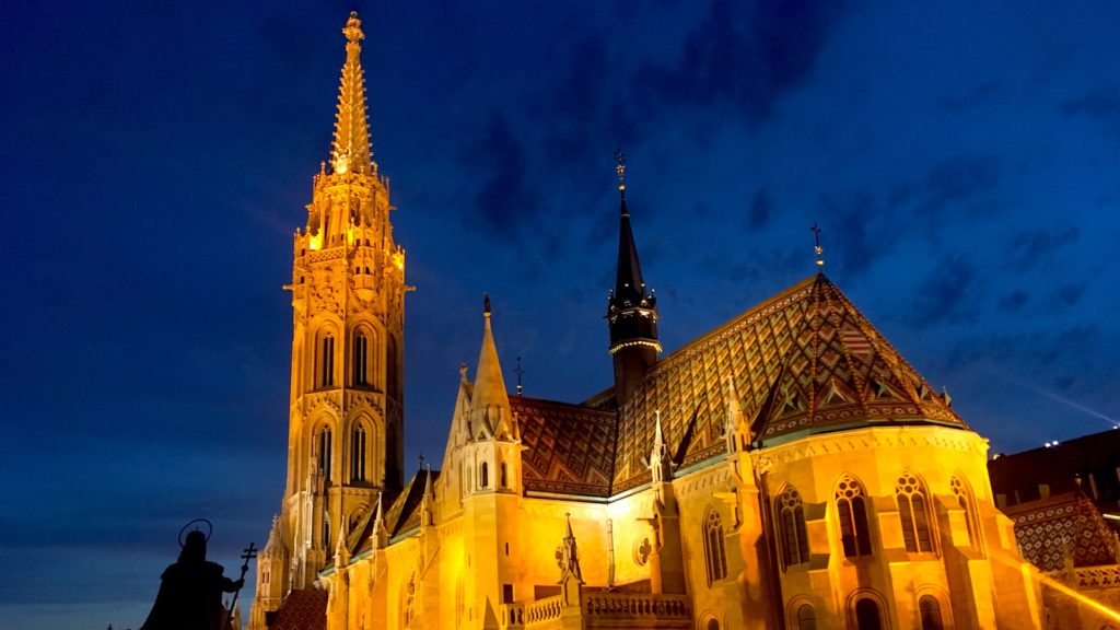 Budapest Mathias church at night