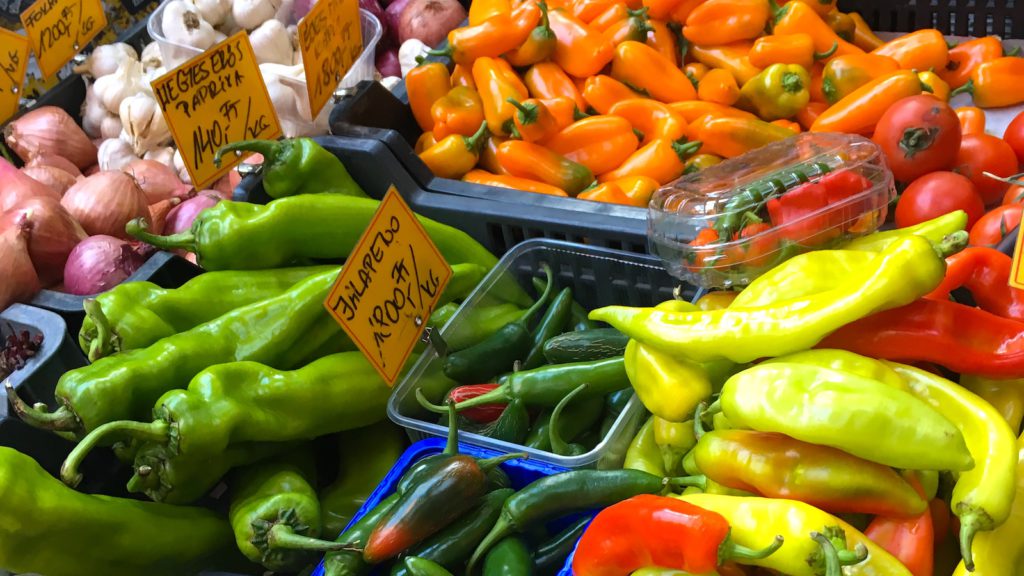 Farmers market in Budapest - Private Food Tour