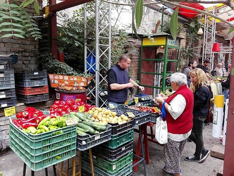 Szimpla farmers market