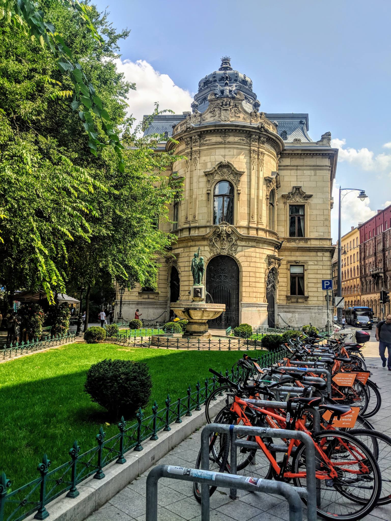 Hidden Gems Tour of Budapest - in the garden of a residential building